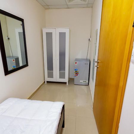 Small Budget Rooms For 'Girls' Only In Dubai, Marina Exterior photo