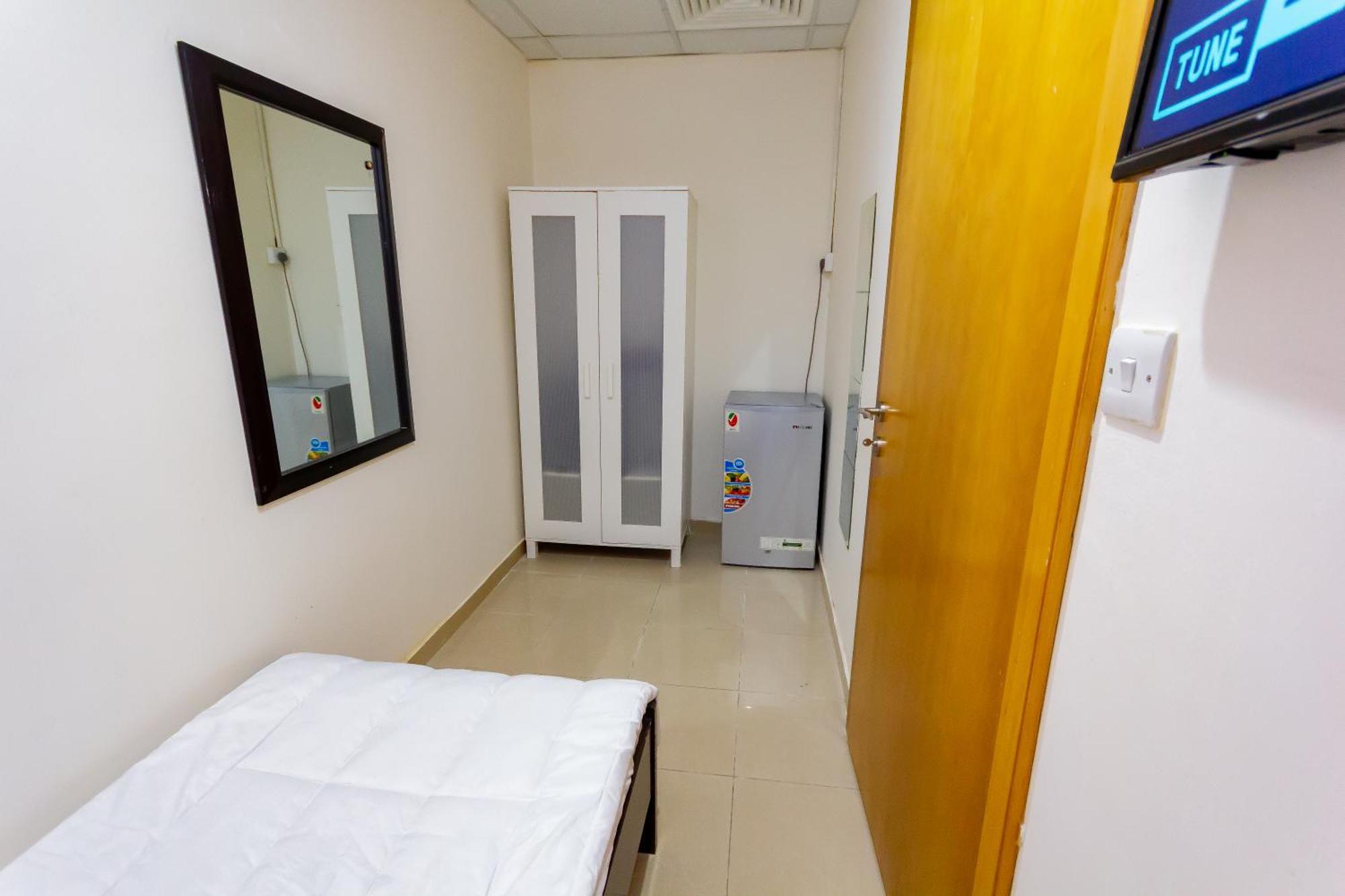 Small Budget Rooms For 'Girls' Only In Dubai, Marina Exterior photo