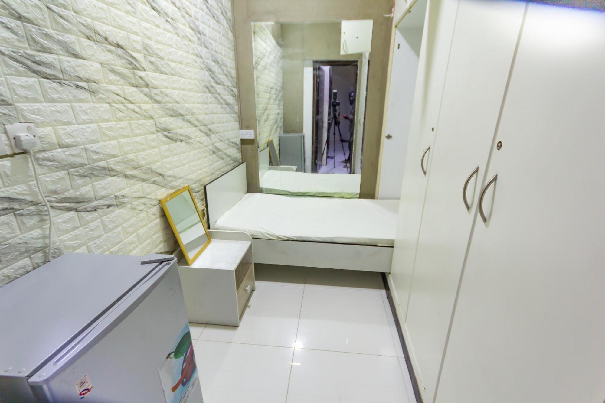 Small Budget Rooms For 'Girls' Only In Dubai, Marina Exterior photo