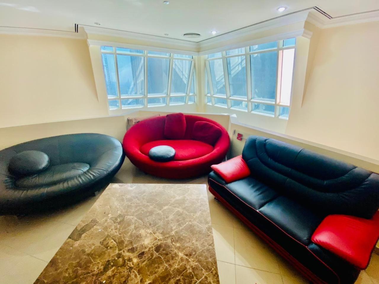 Small Budget Rooms For 'Girls' Only In Dubai, Marina Exterior photo